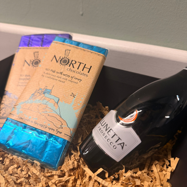 North Chocolate & Fizz Hampers